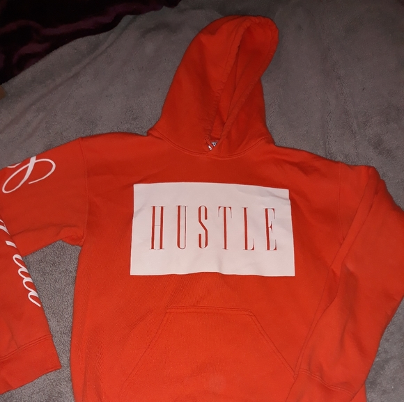 Gildan Other - LIKE NEW CALIFORNIA HUSTLE HOODIE